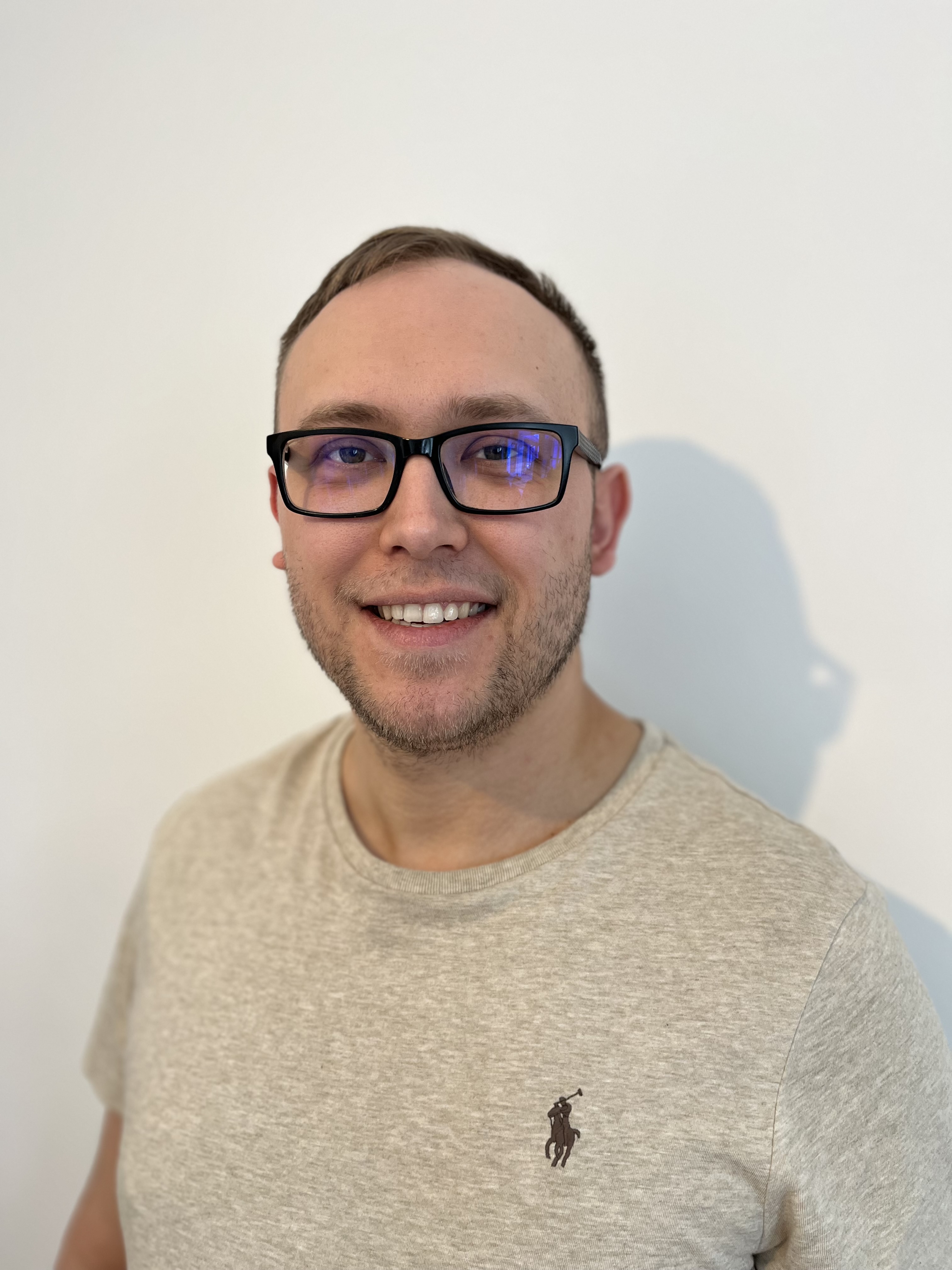 Logo Damian Idczak - Senior Frontend/Vue.js Developer